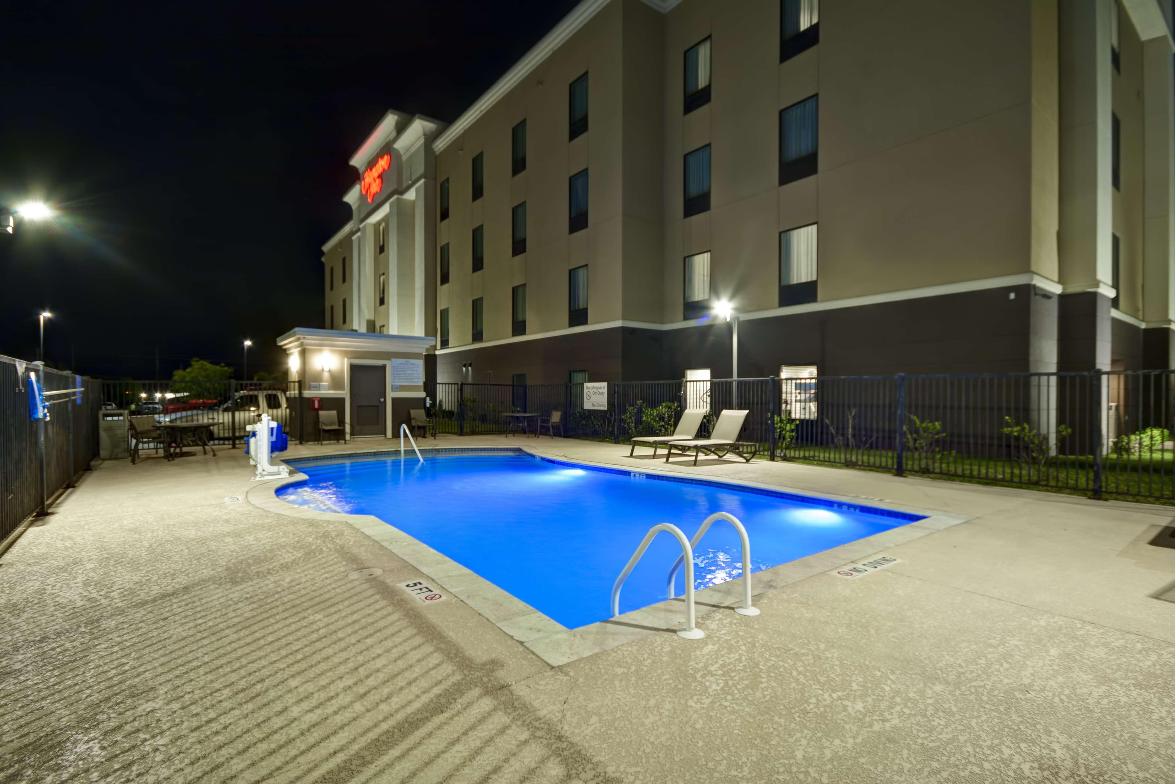 Hampton Inn Kenedy Bagian luar foto
