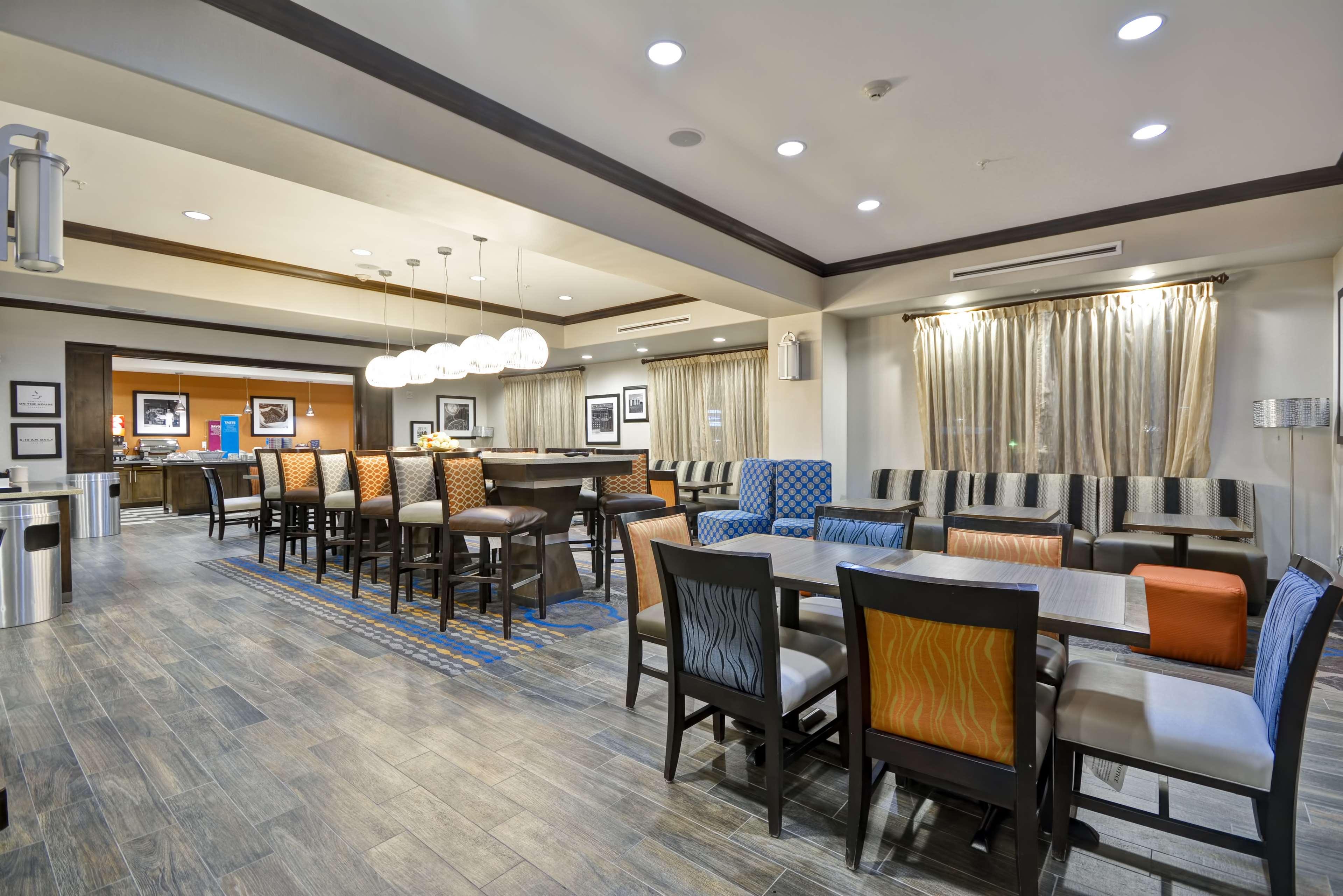 Hampton Inn Kenedy Bagian luar foto
