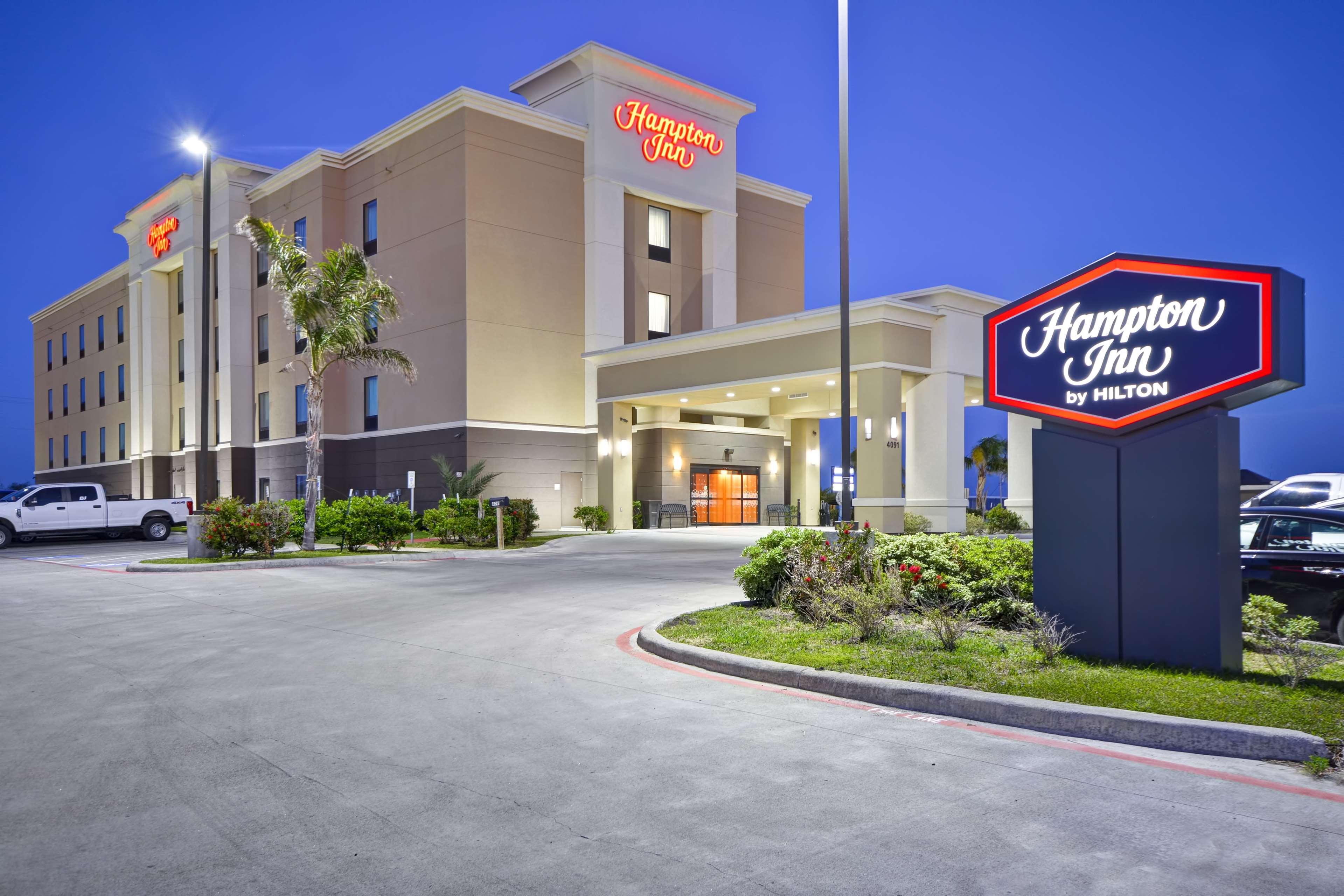 Hampton Inn Kenedy Bagian luar foto