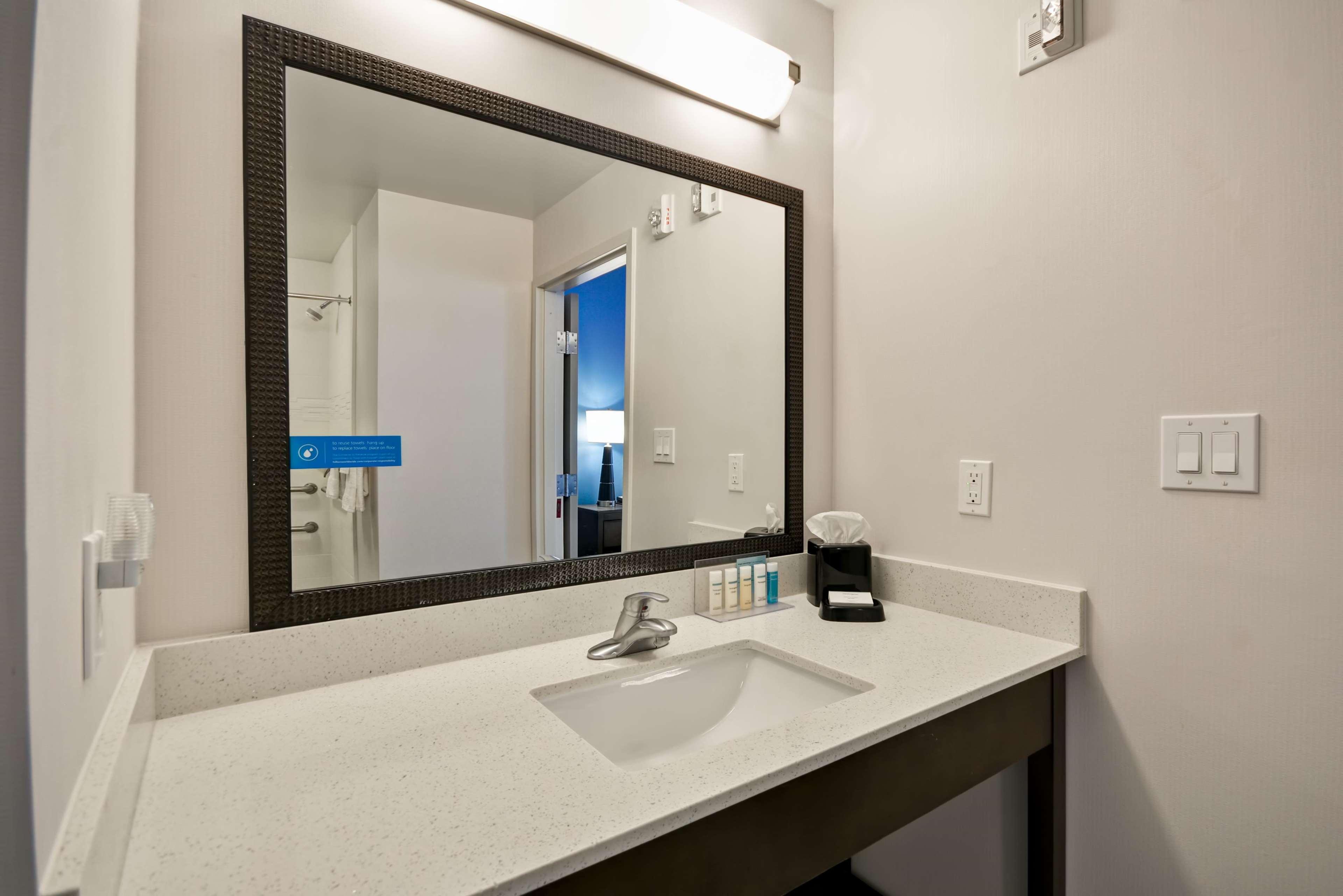Hampton Inn Kenedy Bagian luar foto