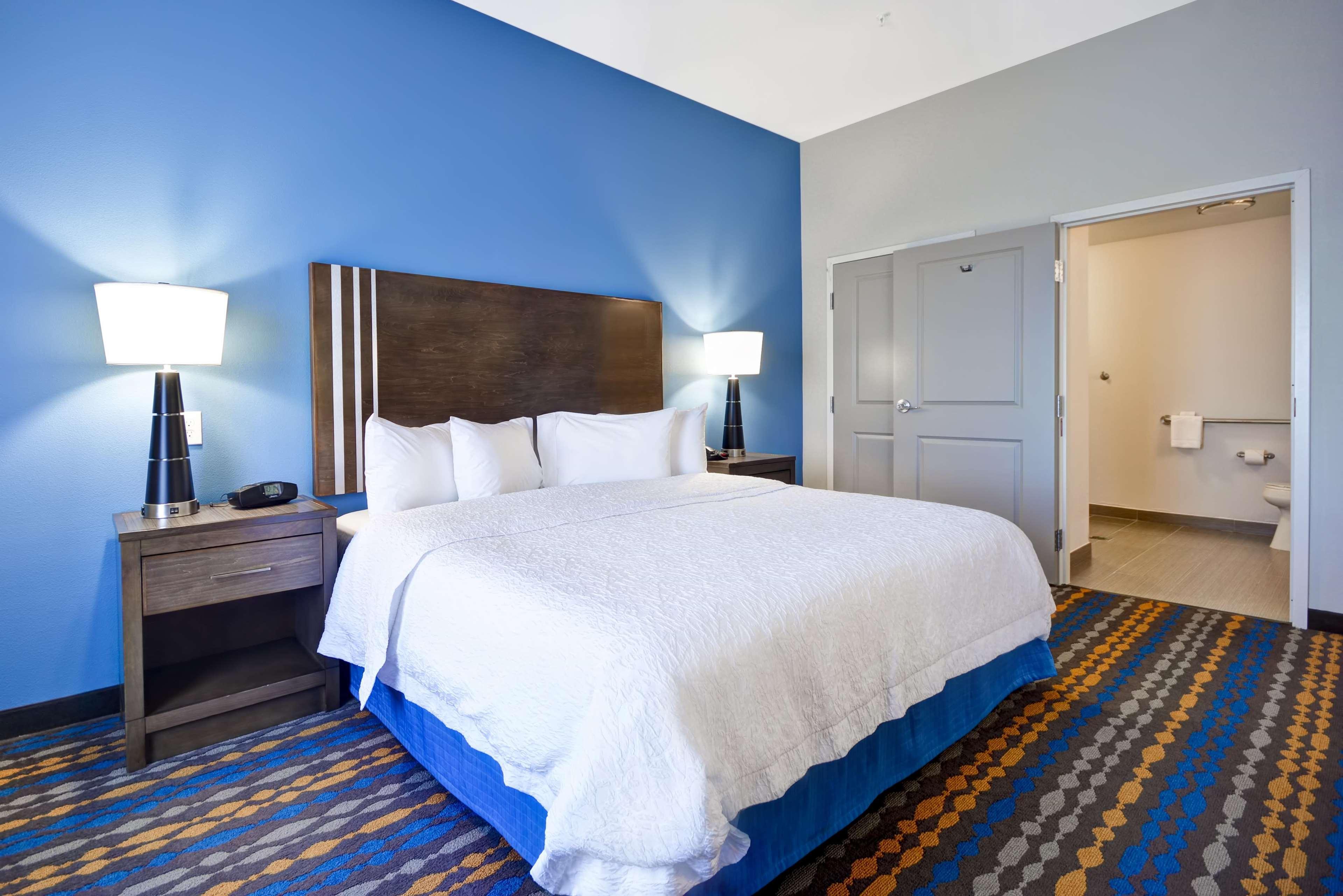 Hampton Inn Kenedy Bagian luar foto