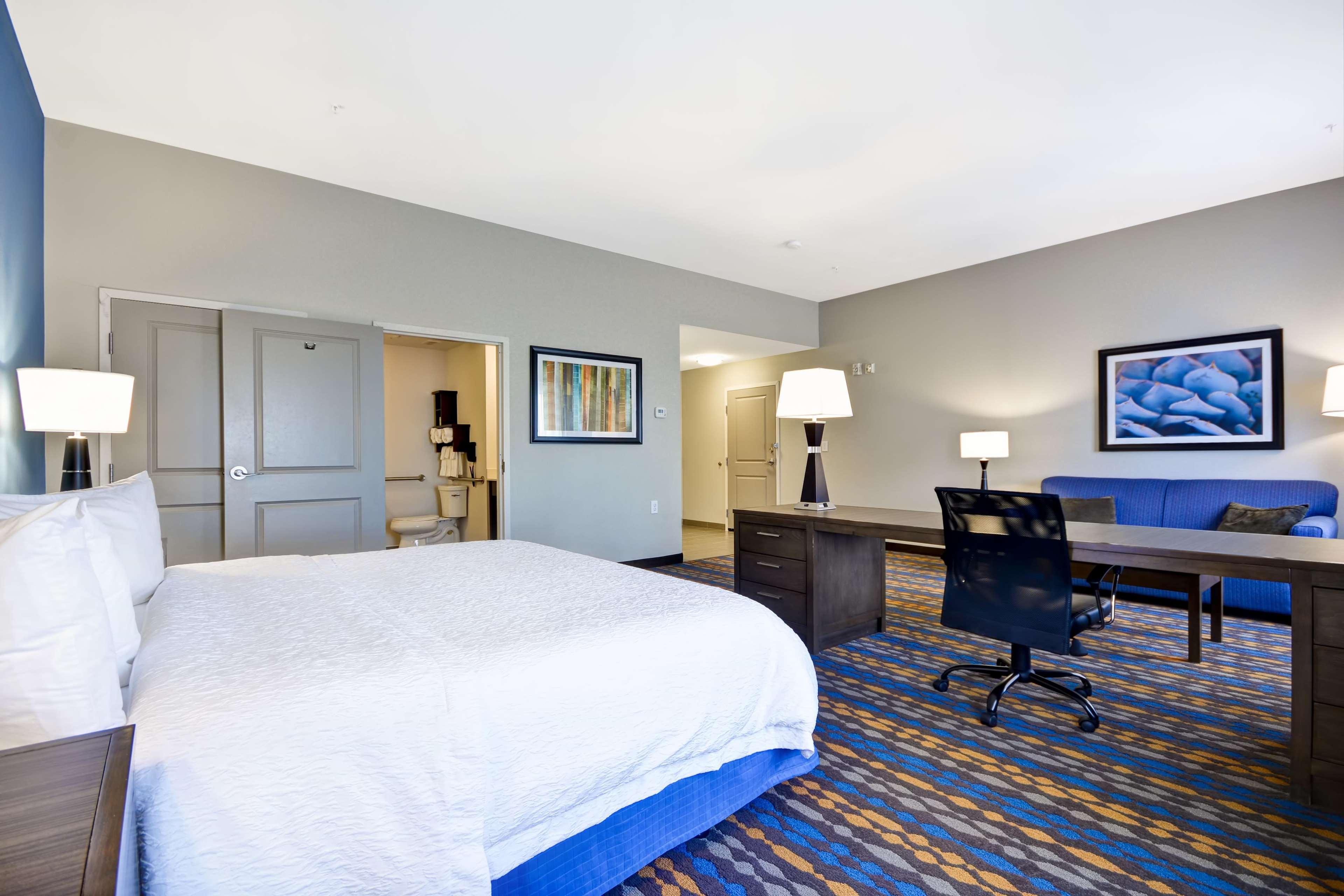 Hampton Inn Kenedy Bagian luar foto